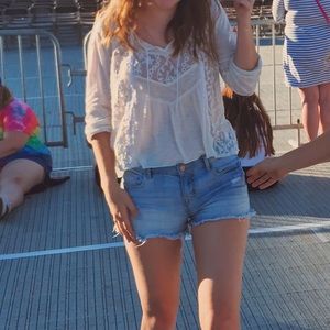 American Eagle white top